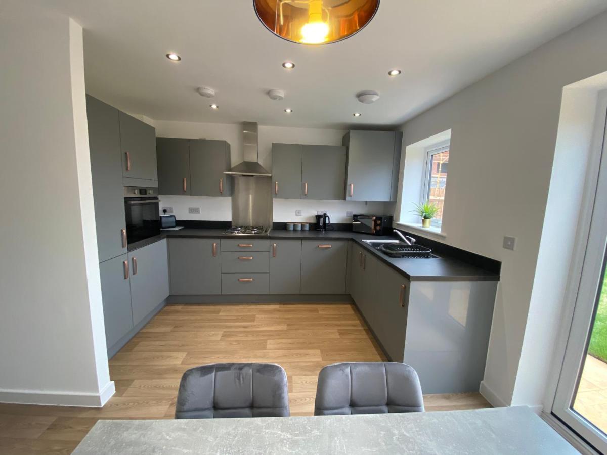 Kingsway House - Brand New Spacious 4 Bed Home From Home Derby Exterior photo